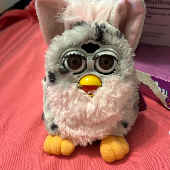 1998 Original FURBY by Tiger Electronics Pink Belly & Grey w/Spots with box